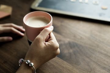 Jangan Cuma Tergiur Iming Iming Manfaatnya Waspada Terlalu Banyak Minum Susu Beruang Justru Tidak Baik Untuk Kesehatan Dokter Tirta Hati Hati Semua Halaman Hits