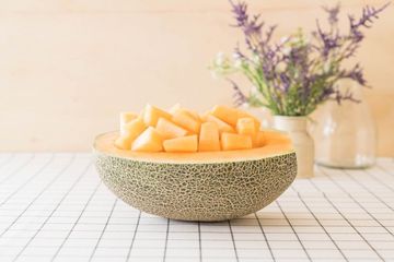 Air, antioksidan, vitamin, dan mineral dalam blewah dapat memberikan berbagai macam manfaat bagi kesehatan.