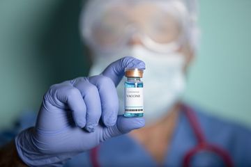 Hati-hati Sudah Beredar Vaksin Covid-19 Pfizer Palsu, Dipasarkan Secara Online