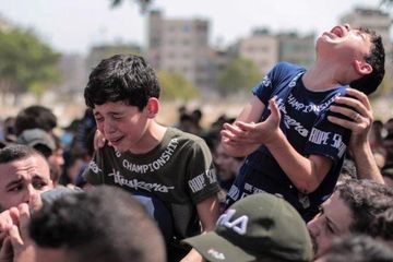 Tentara Zionis Bombardir Gaza Di Bulan Ramadan Seorang Bocah Palestina Menangis Histeris Saat Tahu Ayahnya Tewas Gara Gara Serangan Roket Israel Aku Saja Yang Mati Semua Halaman Grid Hot
