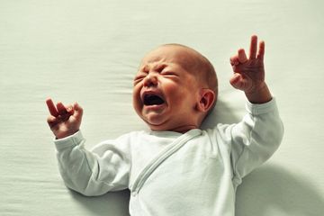 Anak bayi dan balita belum bisa mengkomunikasikan keluhan yang dirasakan ketika terkena demam berdarah sehingga orang tua harus sigap.