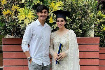 Posting Momen Wisuda Bareng Caesar Hito Dan Calon Bayi Dalam Kandungan Felicya Angelista Ungkap Rasa Syukurnya Tuhan Ngga Pernah Kasih Setengah Setengah Semua Halaman Hype