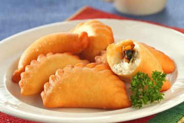 Resep Panada Ayam Kemangi Enak, Camilan Dengan Isian Yang Bikin Kita Melongo - Semua Halaman - Sajian Sedap