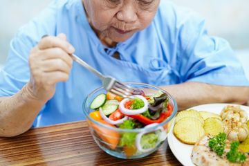 Puasa punya manfaat tersendiri bagi pasien stroke.