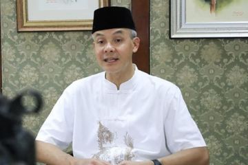 Ganjar Pranowo sebut sertifikat vaksin sebagai syarat mobilitas warga tidak adil.