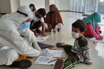 Pasien Covid-19 anak di RSD Wisma Atlet Jakarta.