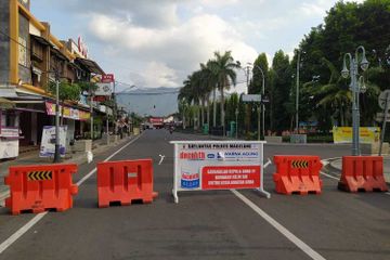 Pemberlakuan Pembatasan Kegiatan Masyarakat (PPKM) Darurat diberlakukan di luar wilayah Jawa dan Bali di sebanyak 15 kabupaten/kota. 