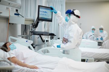 Lakukan 2 cara ini supaya pasien Covid-19 bisa cepat sembuh.