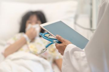 Seorang dokter dilaporkan menolak pasien Covid-19 karena belum divaksin,
