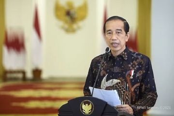 Presiden Jokowi memperpanjang PPKM level 4 hingga 9 Agustus 2021