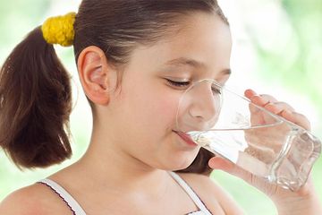 Sering minum adalah salah satu gejala 4 T diabetes pada anak yang perlu diwaspadai orangtua.