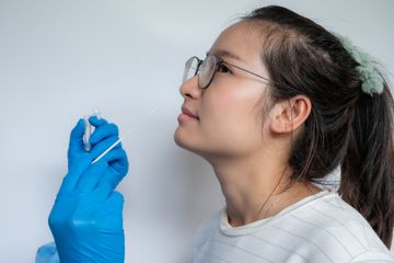 Harga rapid test antigen turun lagi sesuai keputusan Menteri Kesehatan.