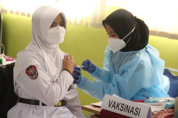 Kementerian Kesehatan memperbolehkan penggunaan vaksin Pfizer bagi anak dengan rentang usia 12-17 tahun.