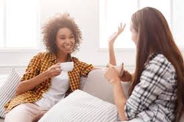 Mempunyai satu teman yang mau menjadi pendengar yang baik bermanfaat bagi kesehatan.