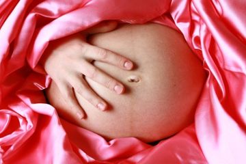 Risiko Hamil di Atas Usia 35 Tahun, Untuk Ibu, Calon Si Buah Hati dan Ayah 