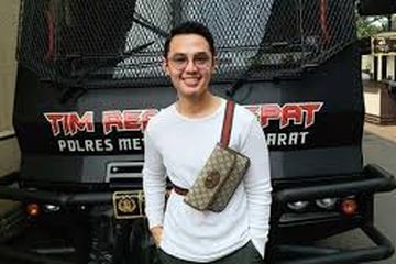 Duit Rp 75 Juta Melayang Seketika Artis Sinetron Ganteng Ganteng Serigala Ini Kena Tipu Oknum Bisnis Yang Ngaku Kenal Jokowi Semua Halaman Grid Hot