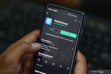 Tanda hitam pada aplikasi Peduli Lindungi untuk mereka yang positif Covid-19.
