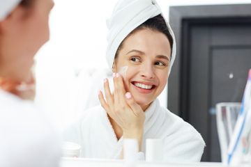 9 Tips Aman dan Sehat Menggunakan Kosmetik Selama Pandemi Covid-19