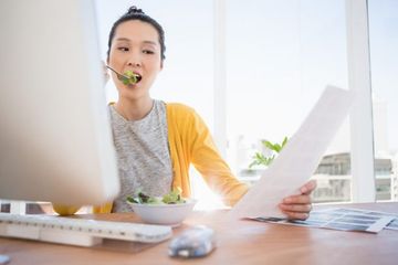 WFO 100 Persen bagi Pekerja Sektor Kritikal, 7 Makanan Ini Mampu Tingkatkan Stamina Sepanjang Hari