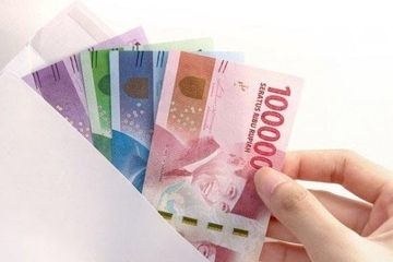 20 Arti Mimpi Diberi Uang - Menurut Islam, Primbon & Psikolog