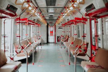 Kabar Gembira, Anak Usia 12 Tahun Boleh Naik Kereta KRL Lagi, Ini Syaratnya!