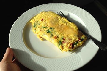Menu Sarapan Sehat, Ini Resep Membuat Omelet Gulung Mozzarella yang Lezat dan Gurih