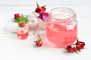 Air mawar murni bisa digunakan sebagai kosmetik hingga diminum