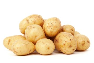 menutupi rambut beruban dengan memanfaatkan kulit kentang