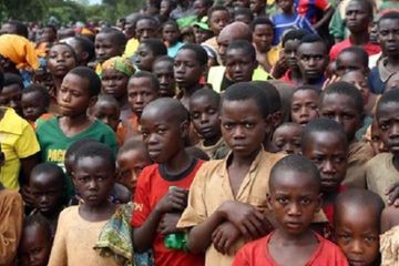 Ebola banyak ditemukan di benua Afrika. Beberapa gejala ebola di antaranya demam, nyeri kepala berat, menggigil, lemah, mual dan muntah.