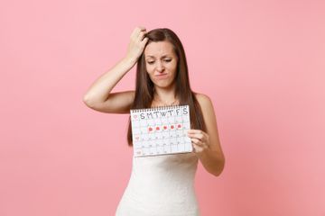 Datangnya menstruasi atau haid, sering menjadi faktor penyebab darah rendah pada perempuan.