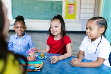 Anak dengan diabetes bisa berprestasi di sekolah dan miliki masa depan cerah.