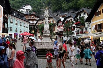 Austria mengancam penguncian (lockdown) mereka yang tidak divaksinasi Covid-19.