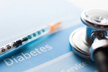 Lakukan pemeriksaan dini diabetes segera bila memiliki tubuh gemuk dan ada riwayat keluarga diabetes.
