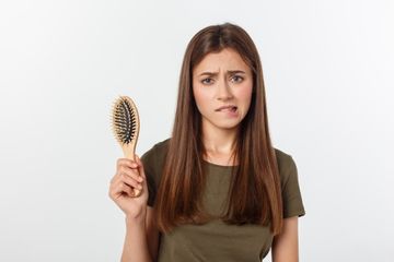 Inilah penyebab rambut rontok dan berketombe