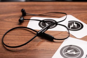 Beats Luncurkan Earbuds Beats Flex 