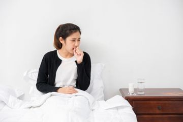 Faringitis berisiko terjadi pada orang yang alergi debu dan memiliki penyakit GERD.