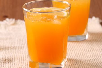 Jus Jeruk, salah satu minuman untuk menurunkan berat badan berlebih.