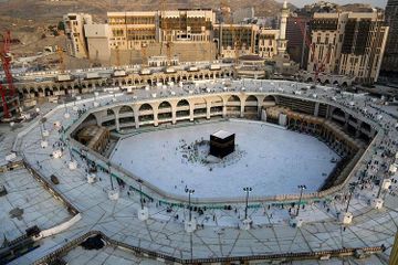 Jemaah dengan vaksin lengkap Covid-19 yang diakui pemerintah Saudi Arabia dapat langsung beribadah umrah.