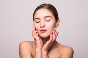 Cara membuat wajah ekstra glowing.