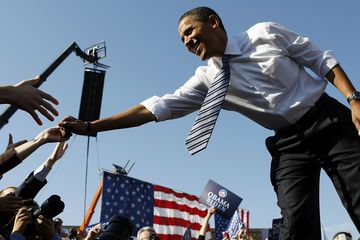 Presiden Amerika pertama dari kalangan kulit hitam, Barack Obama, berepa jam lalu resmi terinfeksi Covid-19.