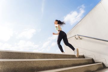 Olahraga rutin membuat wanita semakin cantik dan percaya diri.