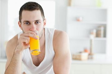 Minuman jeruk, tidak disarankan saat terinfeksi Covid-19 varian Omicron.