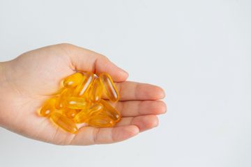 Meningkatkan daya tahan tubuh bisa diperoleh dengan mengonsumsi vitamin E.