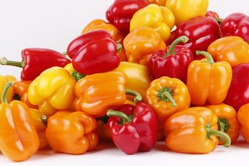 Paprika bisa dimakan  untuk mengatasi hidung tersumbat.
