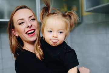 Baru Tahu dari Emak, Ternyata Ini Penyebab Bayi Suka Menjulurkan ...