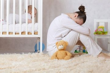 Depresi pasca melahirkan menimbulkan berdampak pada ibu dan bayi. Bisa berlangsung berbulan-bulan.