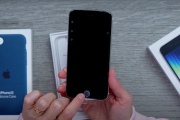 Rumor) Supplier iPhone SE dan AirPods Bantah Ada Pemangkasan Produksi -  Semua Halaman - MakeMac