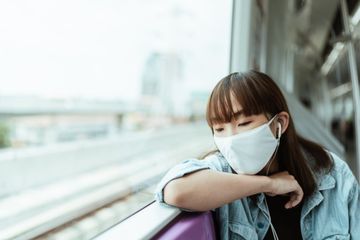 Harus Diganti Secara Berkala, Inilah Bahaya Memakai Masker Terlalu Lama