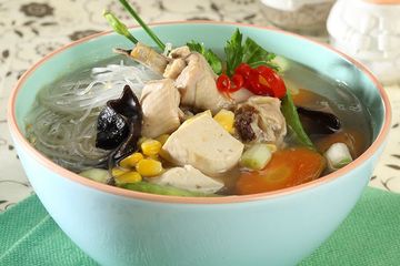 Makanan berkuah aman untuk berbuka puasa bagi mereka yang mengalami kembung dan mual.