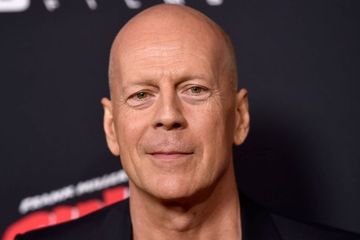 Afasia seperti diderita Bruce Willis kebanyakan disebabkan oleh stroke.